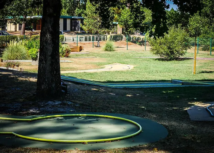 Village Les Genets * Léon