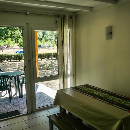 Village Les Genets * Léon