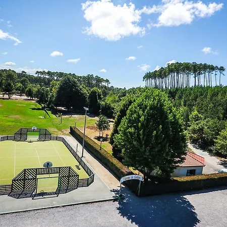 Village Les Genets * Léon