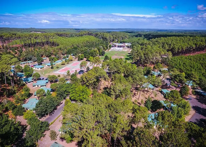 פארק נופש Village Les Genets *